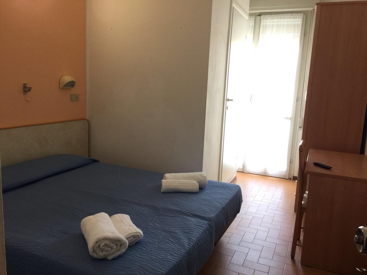 Hotel Bacco Rimini Kültér fotó