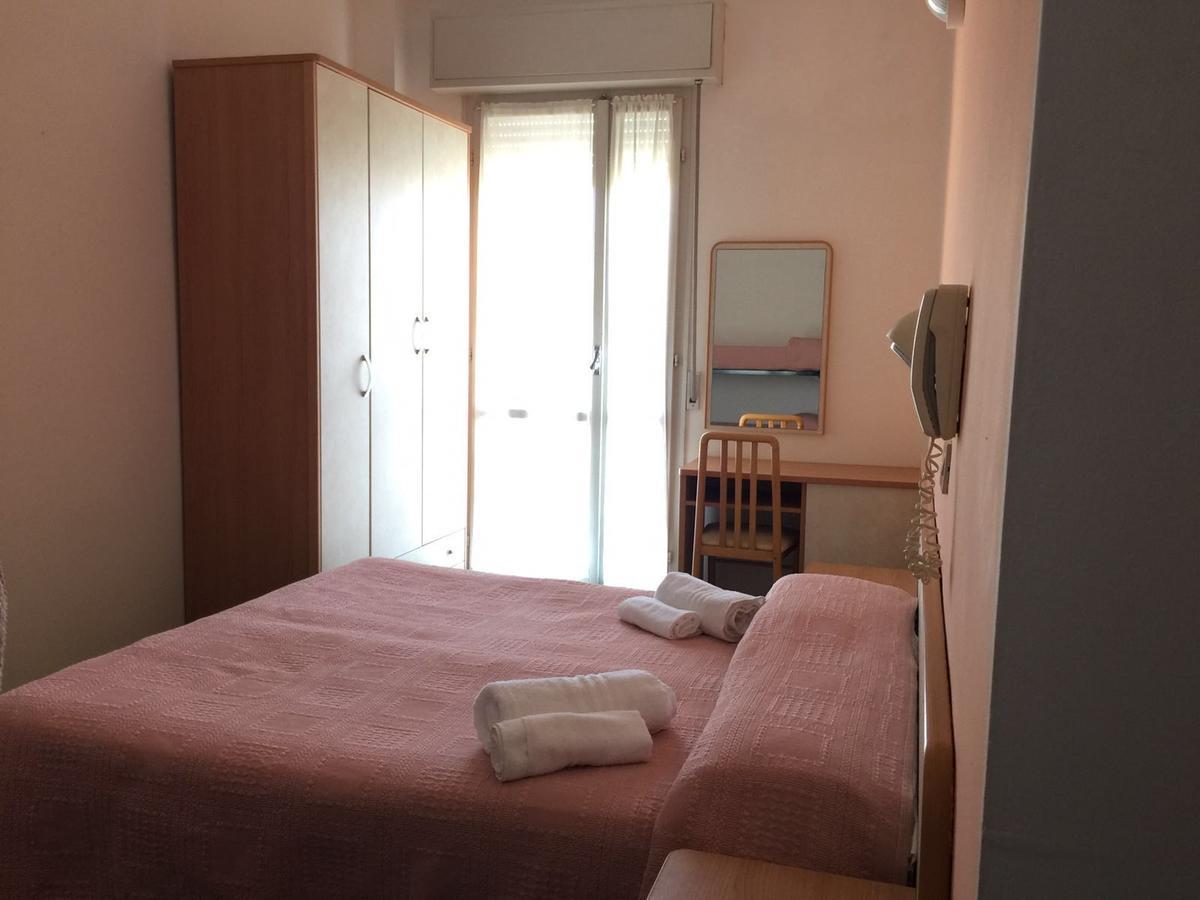 Hotel Bacco Rimini Kültér fotó